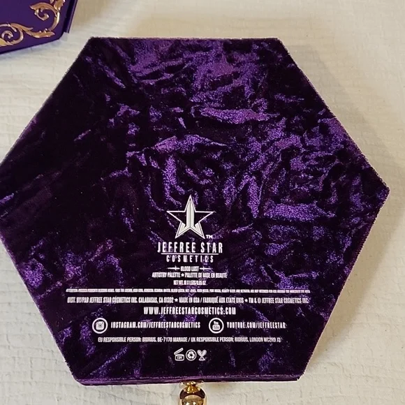 Blood Lust Eyeshadow Palette - Picture 4 of 7